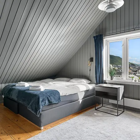 Arctic Homes - Historical House With View * 特罗姆瑟